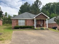 Building Photo - Carrollton 2bed 2bath