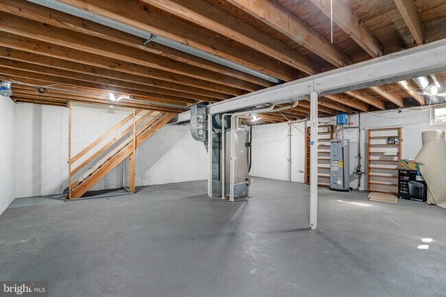 Building Photo - 6031 Mayfair Ln