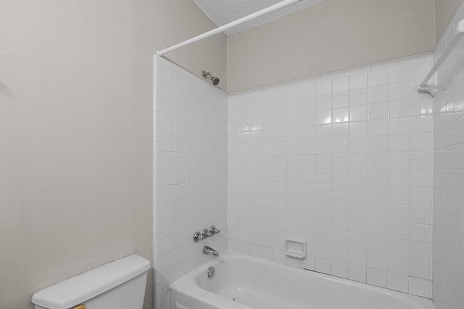 Building Photo - Fantastic 3 Bedroom Ranch home in SE Ralei...