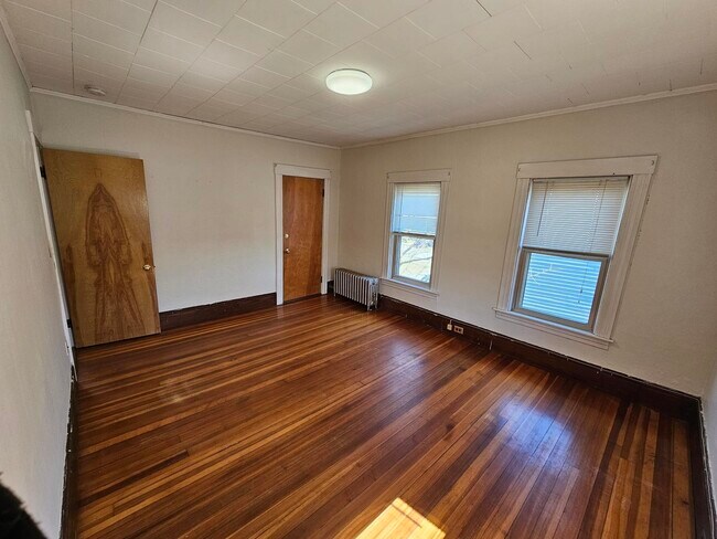 Building Photo - 12 Willow Ct