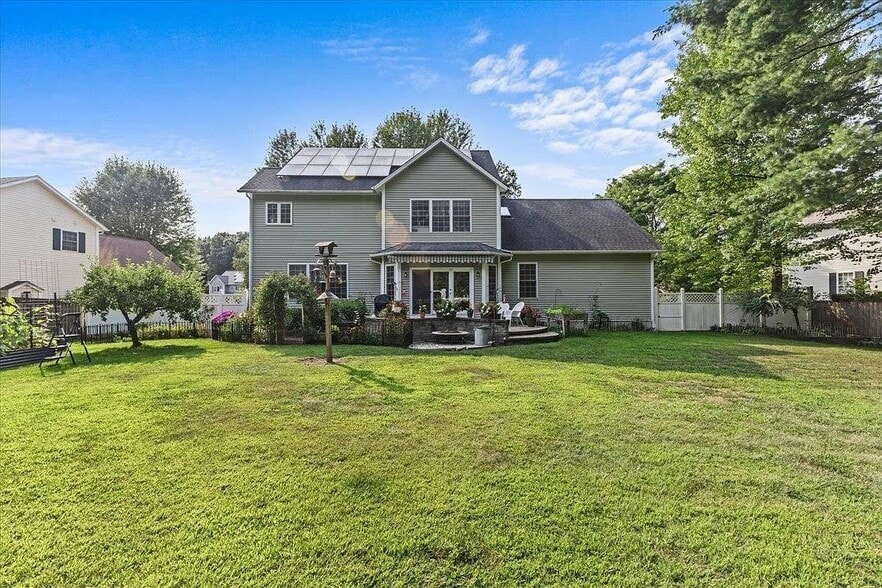 Building Photo - 65 Forman Dr