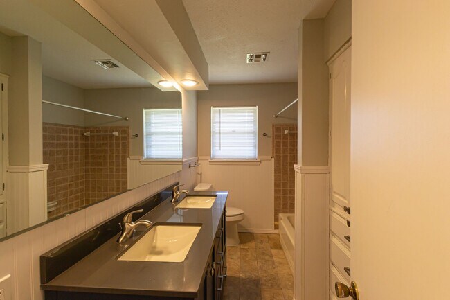 Building Photo - 7814 NW 25th Terrace