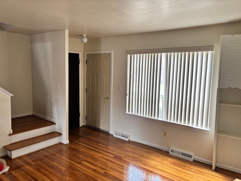 Building Photo - 29156 Tessmer Ct