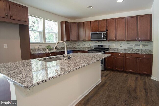 Building Photo - 1600 Hudgins Farm Cir