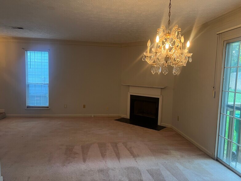 Building Photo - 6424 Charter Way