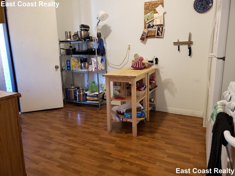 Building Photo - 10 Allston St