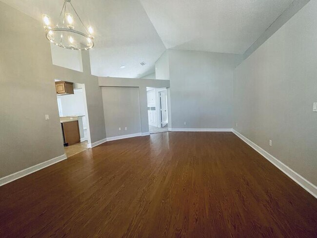Building Photo - 1043 Ballyshannon Pkwy