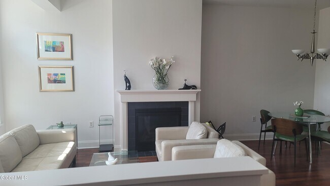 Building Photo - 30 Whistler Ct