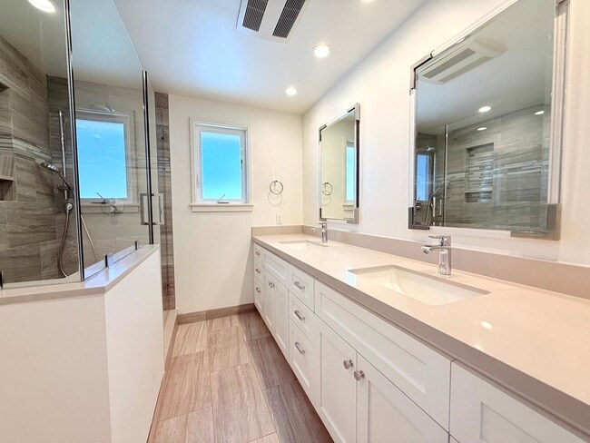 Building Photo - Fantastic Single Story 3 bed - 3 bath with backyard in Malibu - Topanga Beach Area