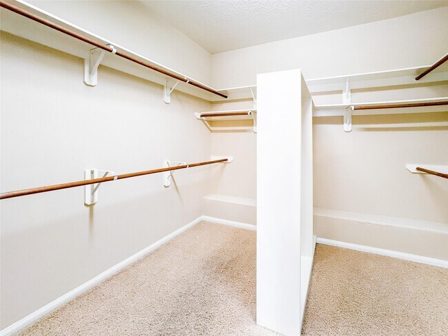 Building Photo - 4806 Lakefront Terrace Ct