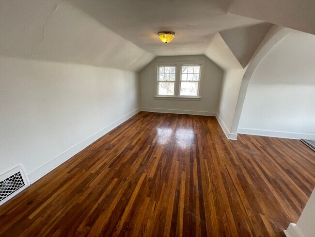 Building Photo - 4273 Wirt St