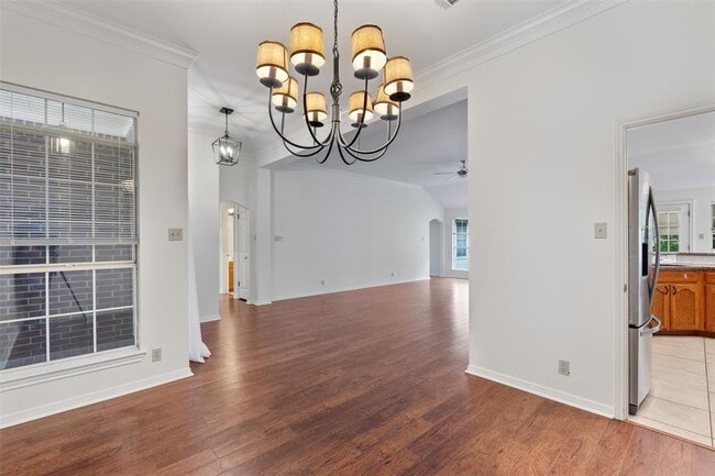 Building Photo - 7905 Henry Kinney Row