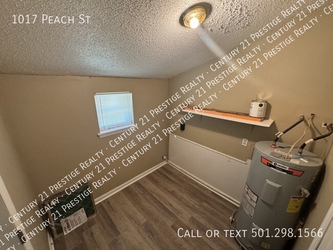 Building Photo - 1017 Peach St