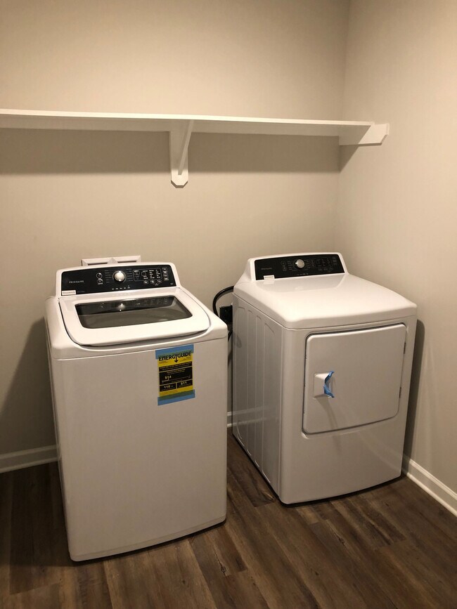 Building Photo - 16831 Highland Heights Dr