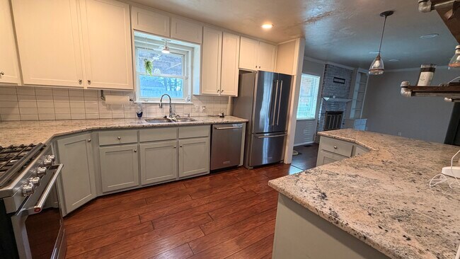 Building Photo - 209 E Cammack St