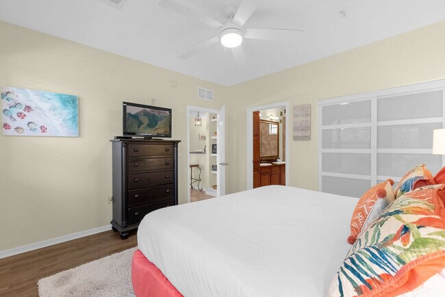 Building Photo - 510 Calabria Ave