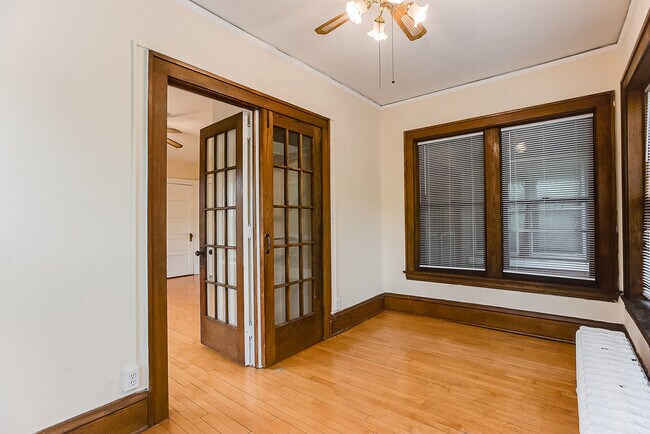 Building Photo - 2124 Garfield Avenue South