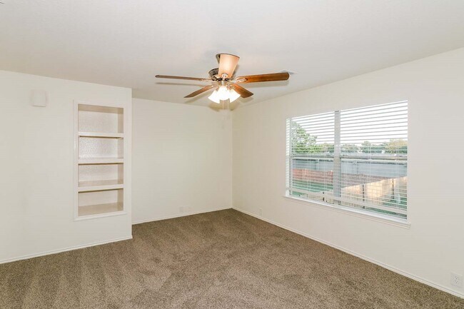 Building Photo - 21407 Somerset Park Ln