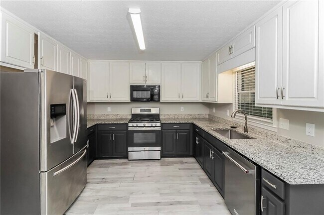 Building Photo - 5069 Hopeland Dr