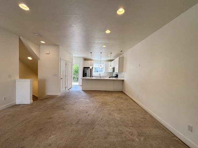 Building Photo - 3883 Komenda Ct