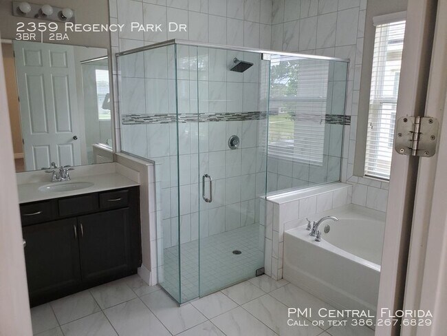 Building Photo - 2359 Regency Park Dr