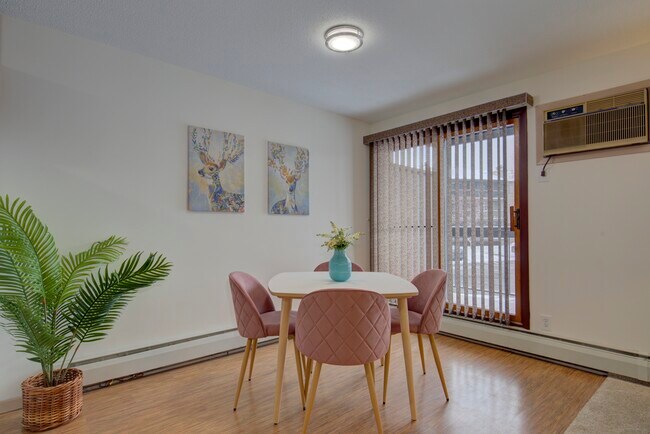 Building Photo - 4350 Trenton Ln N