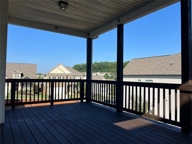 Building Photo - 370 Broadmoor Dr