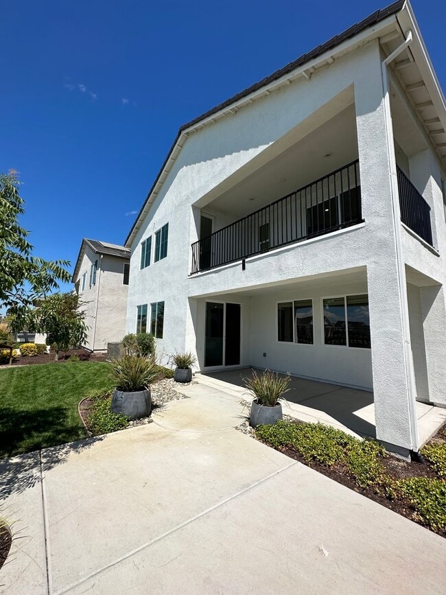 Building Photo - 5813 Waterstone St
