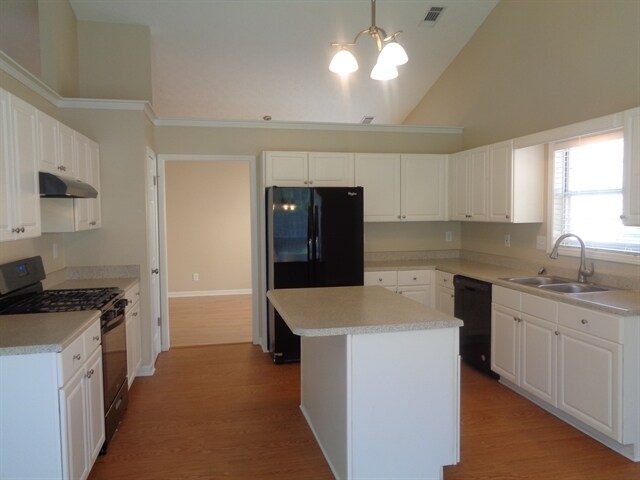 Building Photo - 4620 English Oaks Ln NW