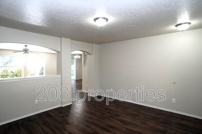 Building Photo - 2934 NW 11th Ave