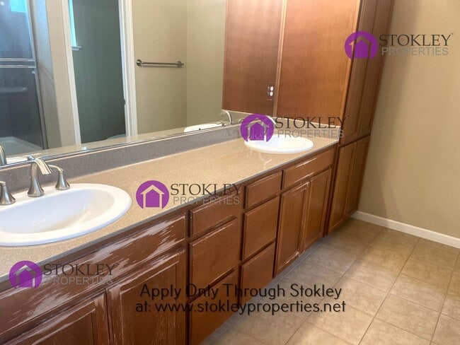 Building Photo - 1540 Silverleaf Ln