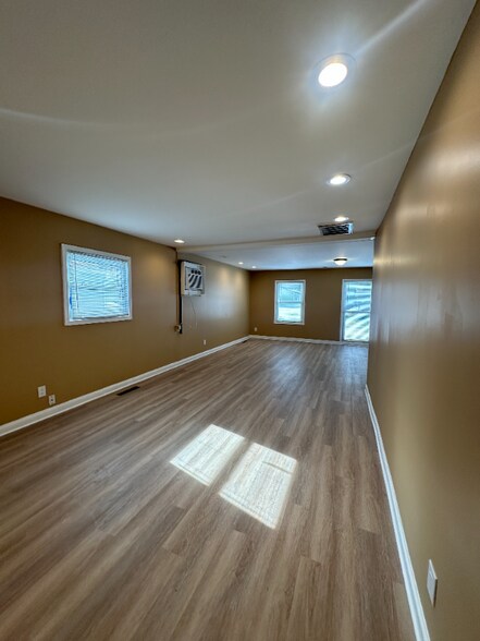 Building Photo - 1204 N 6th St