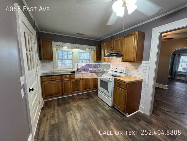 Building Photo - 4065 East Ave