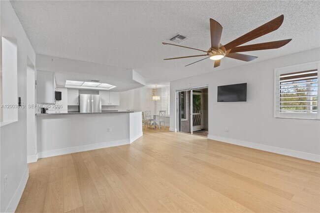 Building Photo - 237 NW 100th Ave