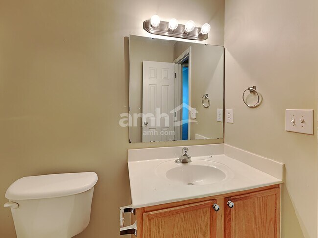 Building Photo - 926 Wolf Pack Way