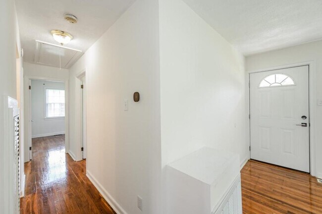 Building Photo - 9507 Stockbridge Dr