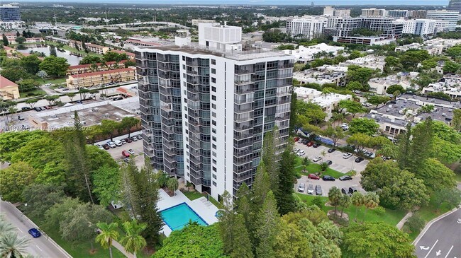 Building Photo - 20100 W Country Club Dr