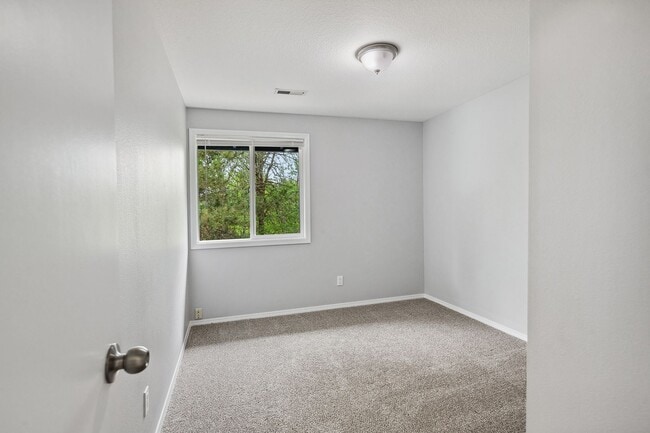 Building Photo - 6133SE