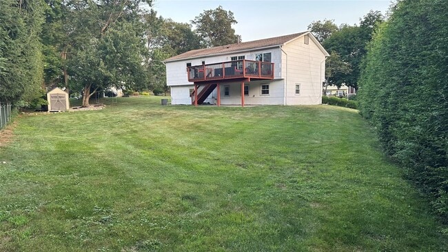 Building Photo - 8 Spur Dr