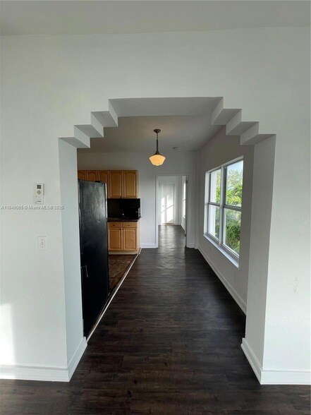Building Photo - 4035 Meridian Ave