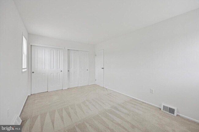 Building Photo - 4000 Lyman Dr