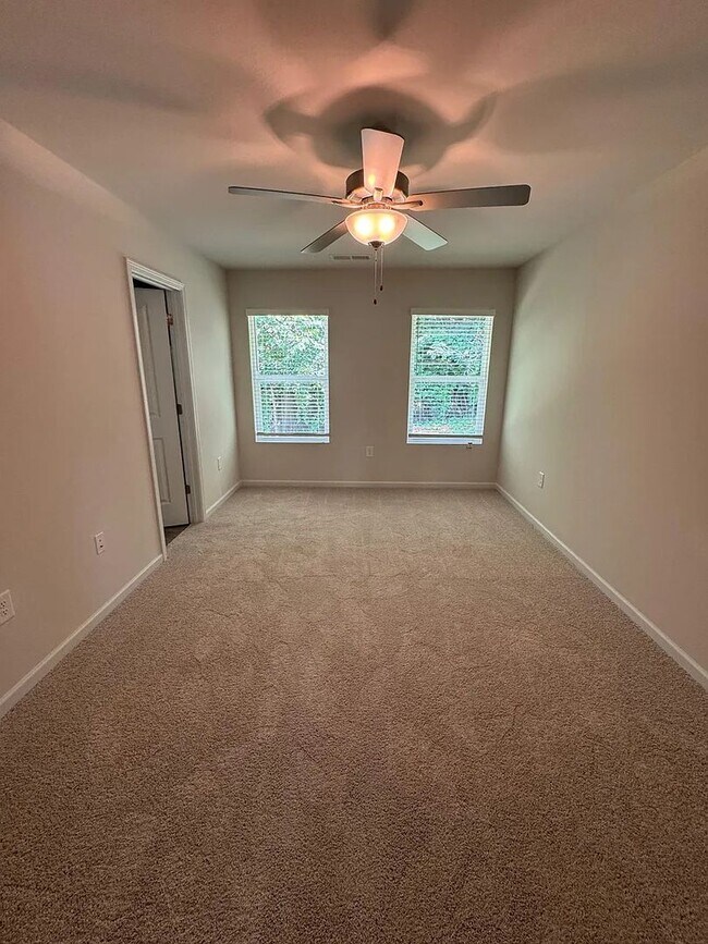 Building Photo - 4286 Notting Hill Dr SW