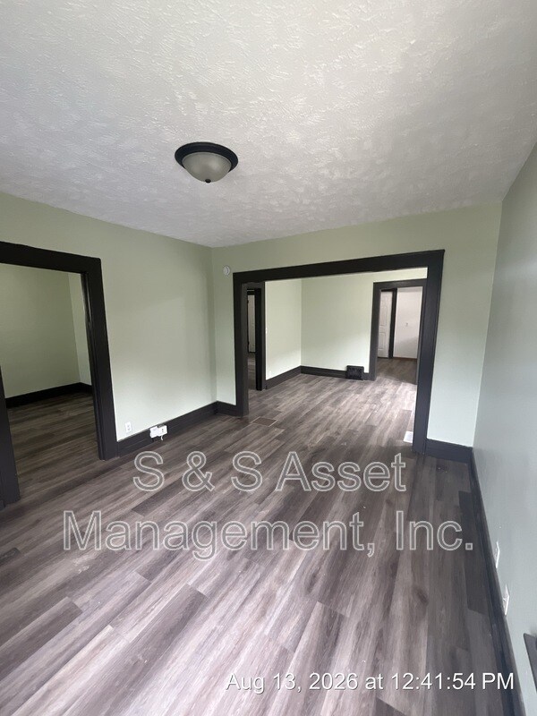 Building Photo - 1006 Mahlon St