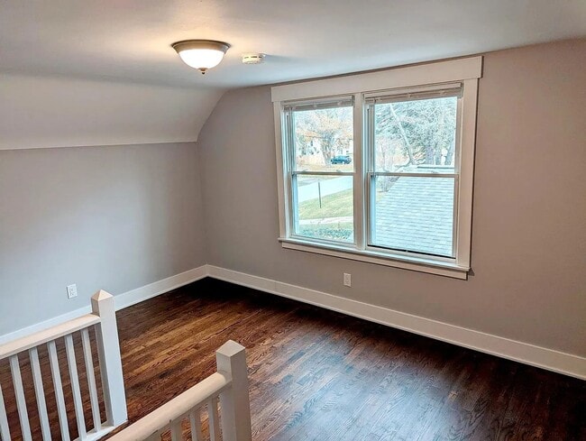 Building Photo - 410 Fairfield Ave NW