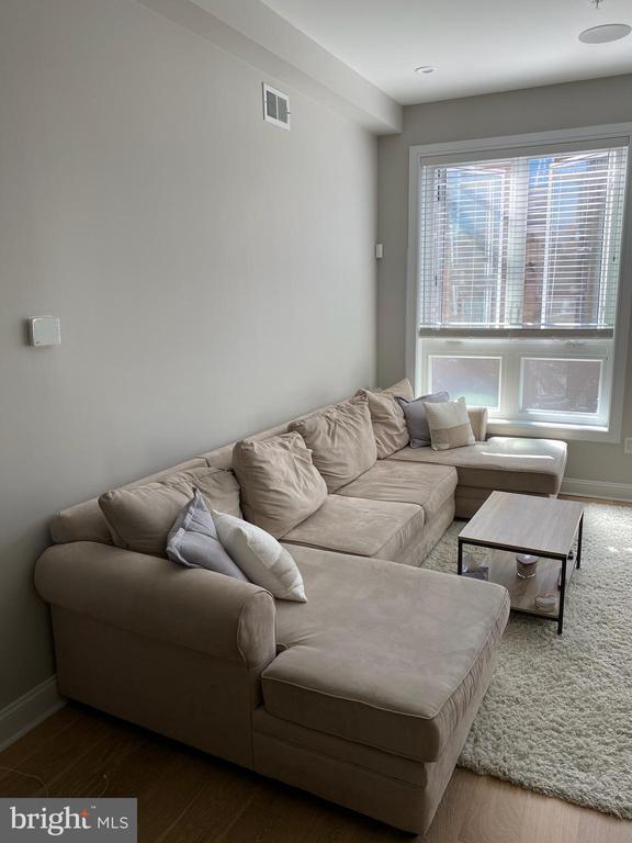 Building Photo - 1937 Gerritt St