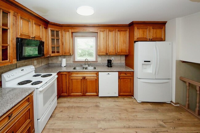 Building Photo - 4033 Scenic Mountain Dr SW