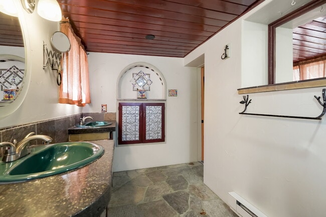 Building Photo - Live in Baker! Historic 2BD Home with Garage, Yard & Simplified Utilities