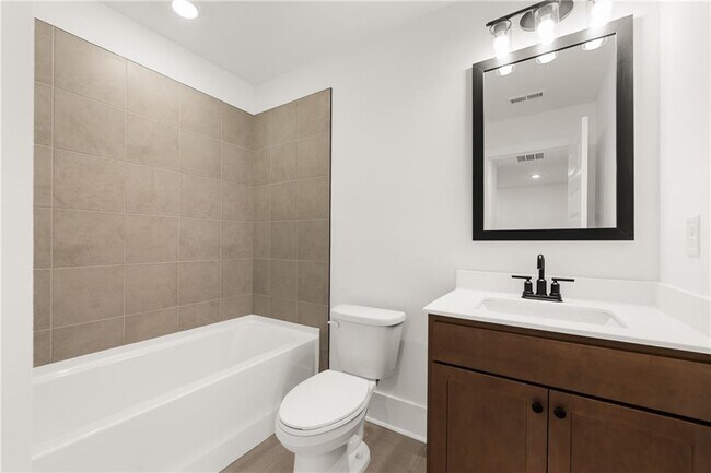 Building Photo - 3575 Overlook Rd NW