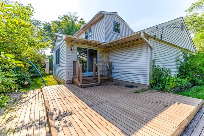 Building Photo - 697 Hickory Dr