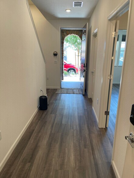 Building Photo - 2947 Nimes Ln